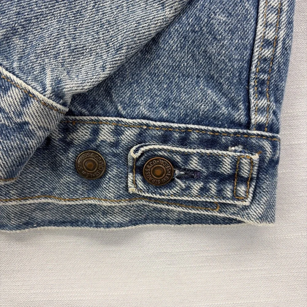 Vintage Levi's 70507 Denim Trucker Jacket USA Made Size L 23x27 Red Tab